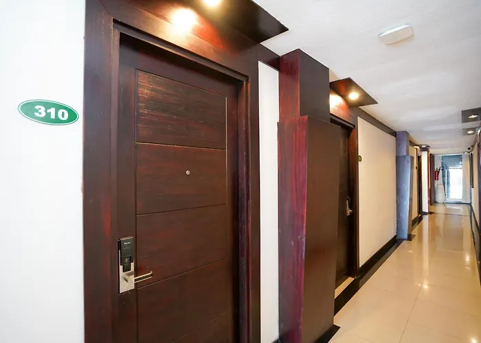 منزل للإقامة Reddoorz At First Bypass *