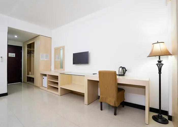 Reddoorz At First Bypass منزل للإقامة كوتا